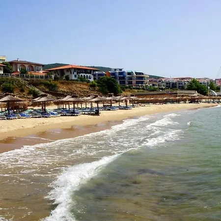 Royal Bay-i Seaview Apartment