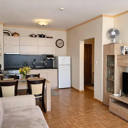 Royal Bay-i Seaview アパート *