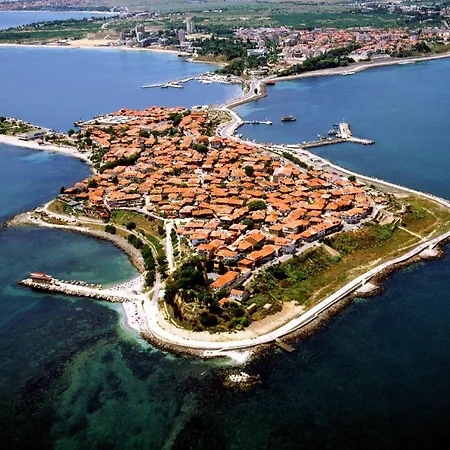 Royal Bay-i Seaview アパート