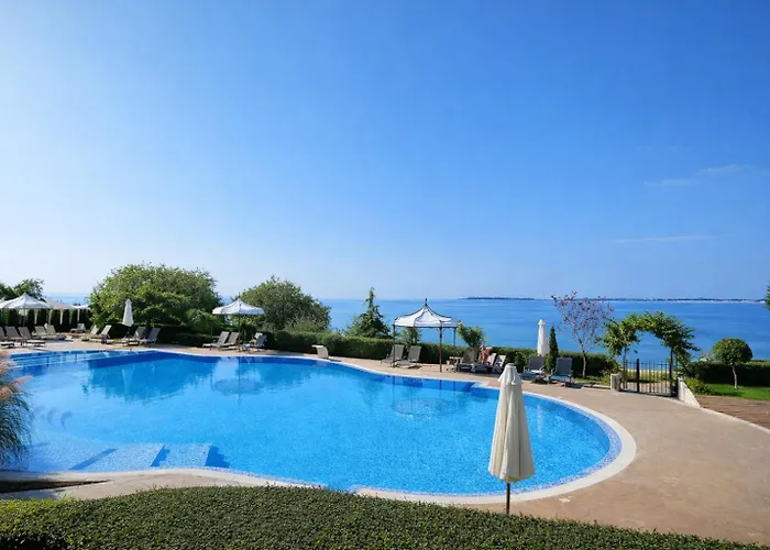 아파트 Royal Bay-i Seaview *