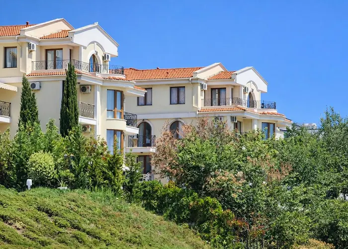 아파트 Royal Bay-i Seaview 스베티 블라스