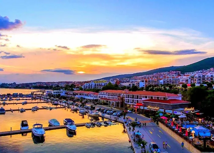 아파트 Royal Bay-i Seaview 스베티 블라스